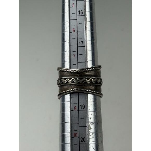 Vintage Wide Band Sterling Silver Ring Patterned Size 8 - Picture 8 of 11